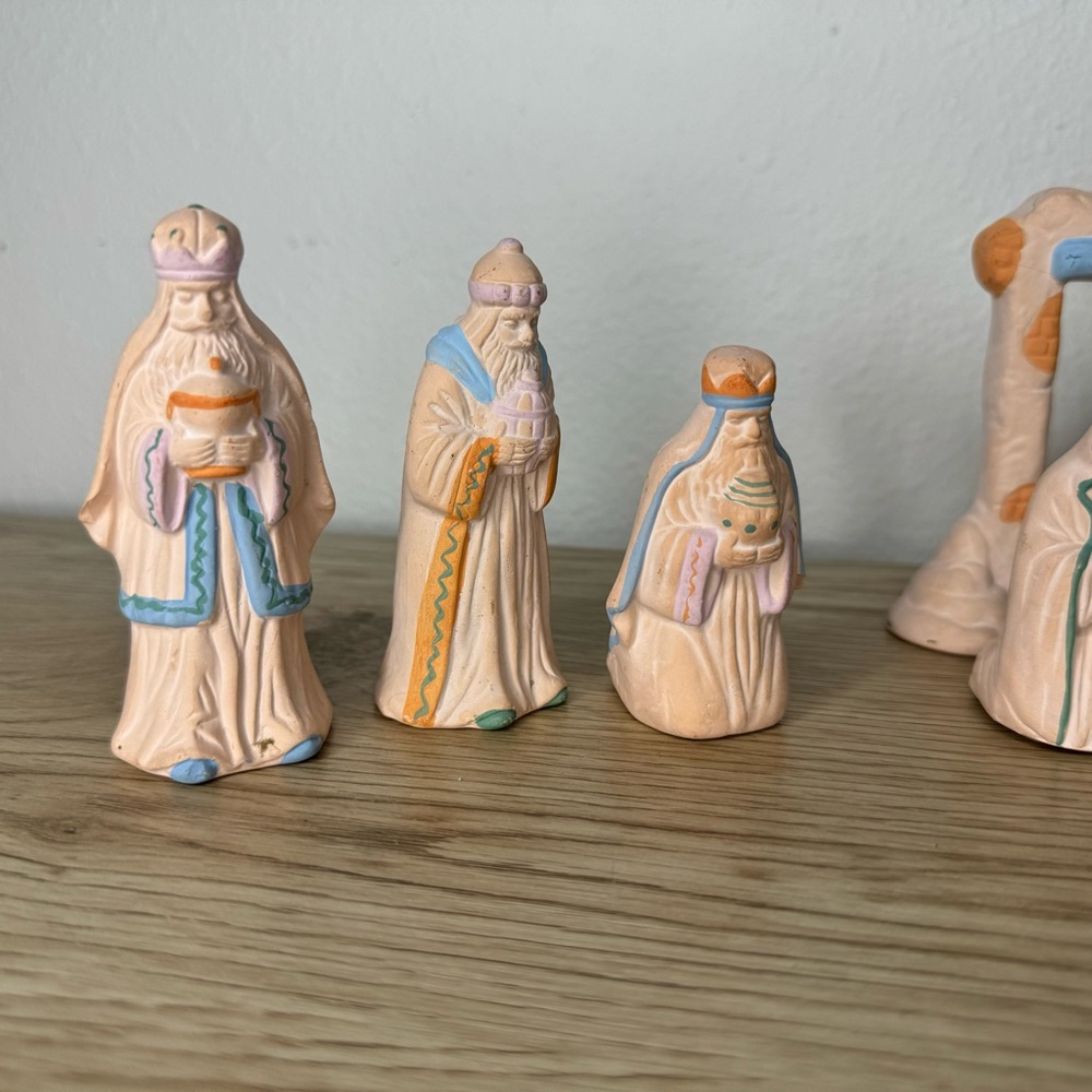 Holiday Time Southwest Themed Nativity Set Hand Painted Terracotta 10 Piece Set - Picture 6 of 13